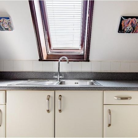 Spacious Room 2 Mins From Station Лондон Экстерьер фото